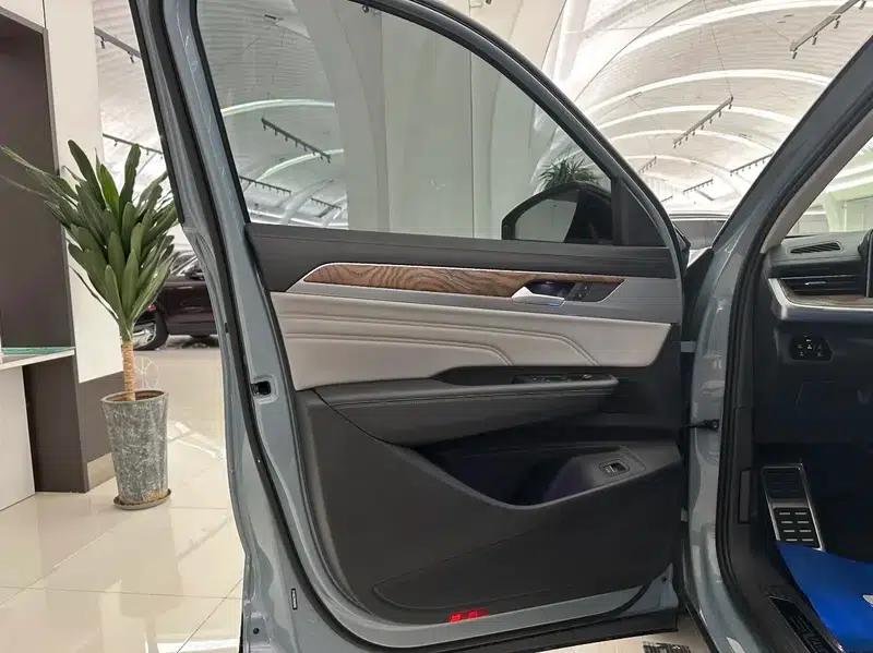 2023 Range Rover 380TSI AWD R-Line First Edition — миниатюра 21