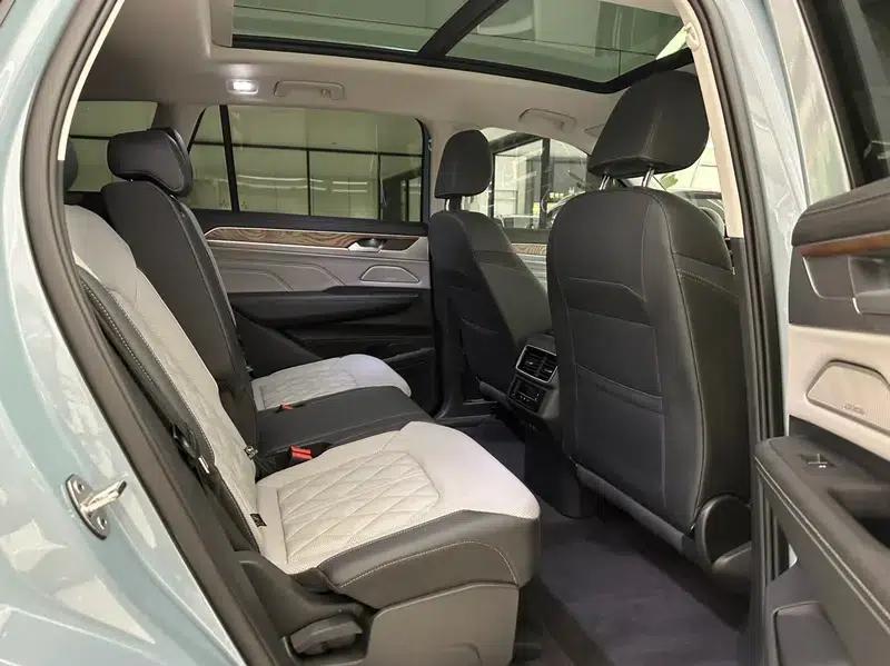 2023 Range Rover 380TSI AWD R-Line First Edition — миниатюра 24