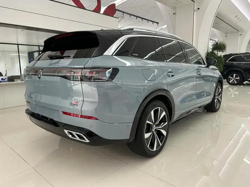 2023 Range Rover 380TSI AWD R-Line First Edition — миниатюра 6