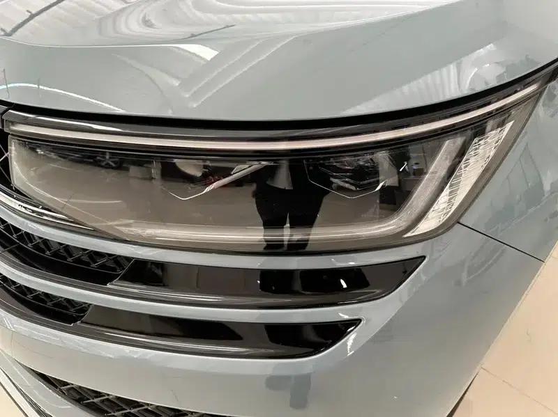 2023 Range Rover 380TSI AWD R-Line First Edition — миниатюра 7