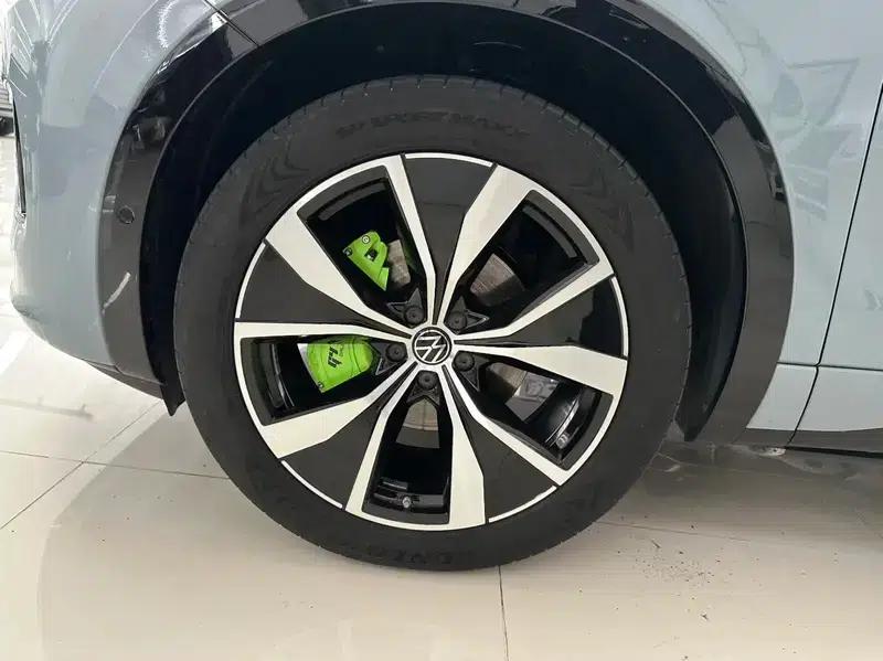 2023 Range Rover 380TSI AWD R-Line First Edition — миниатюра 9