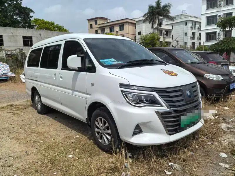 Lingzhi New Energy 2023 Didi Exclusive Edition 7-Seater — миниатюра 3