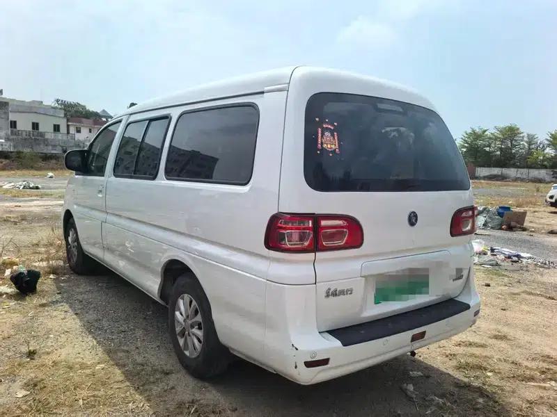 Lingzhi New Energy 2023 Didi Exclusive Edition 7-Seater — миниатюра 4