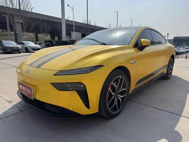 eπ007 2025 Pure Electric 565 AWD Max Navigator Edition
