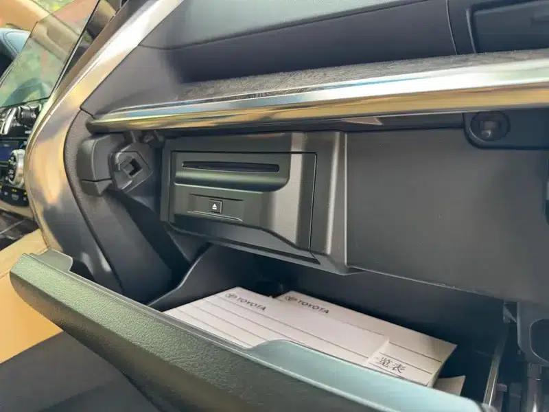 2021 Alphard Hybrid 2.5L Luxury Edition — миниатюра 14