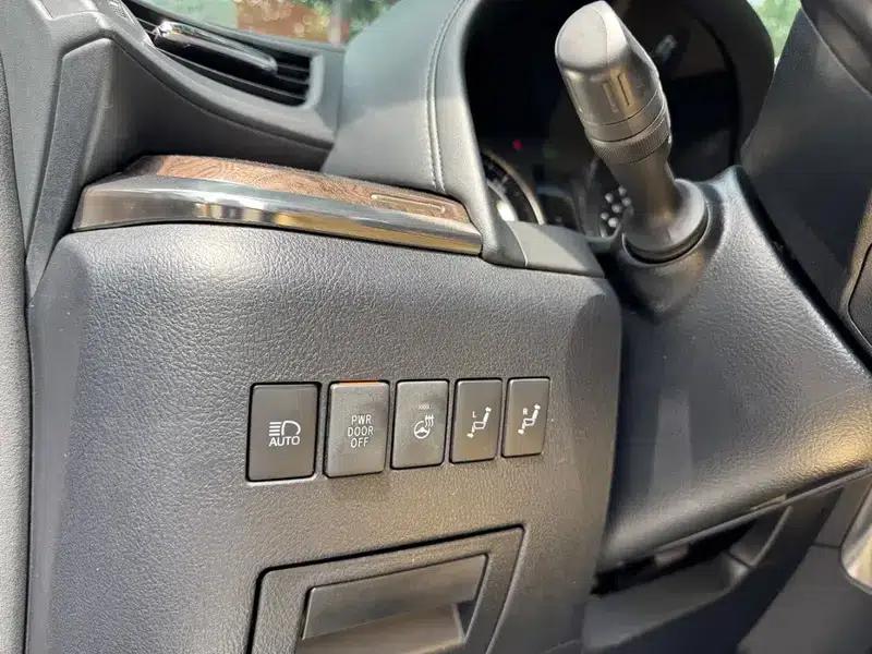 2021 Alphard Hybrid 2.5L Luxury Edition — миниатюра 18