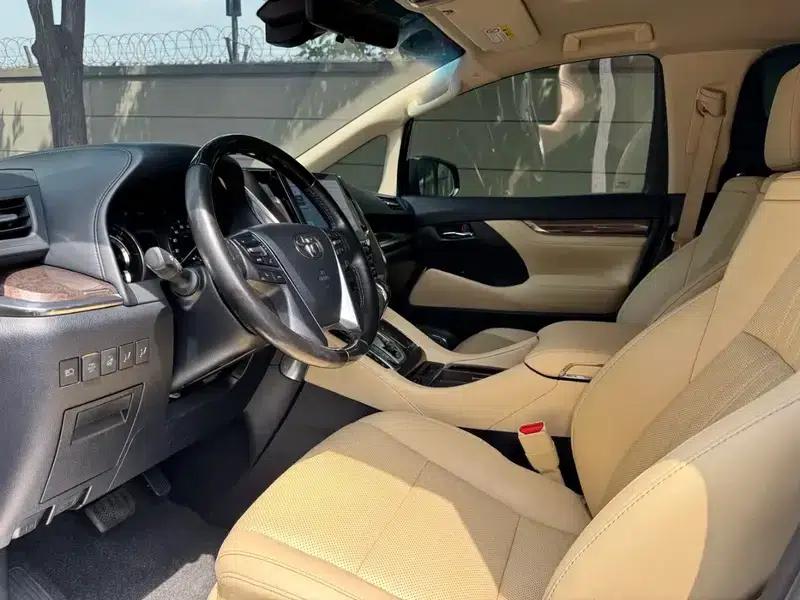 2021 Alphard Hybrid 2.5L Luxury Edition — миниатюра 19