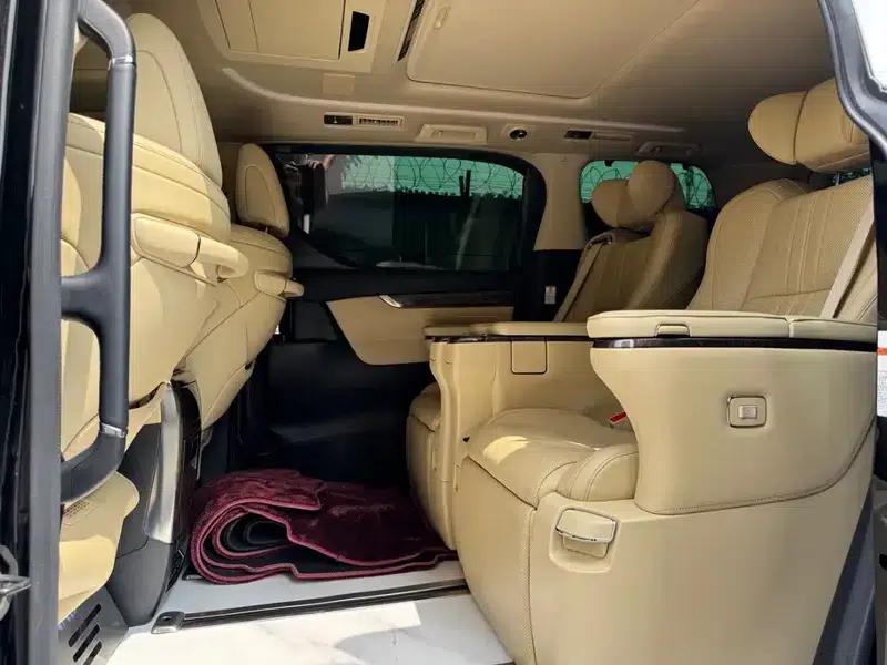 2021 Alphard Hybrid 2.5L Luxury Edition — миниатюра 20