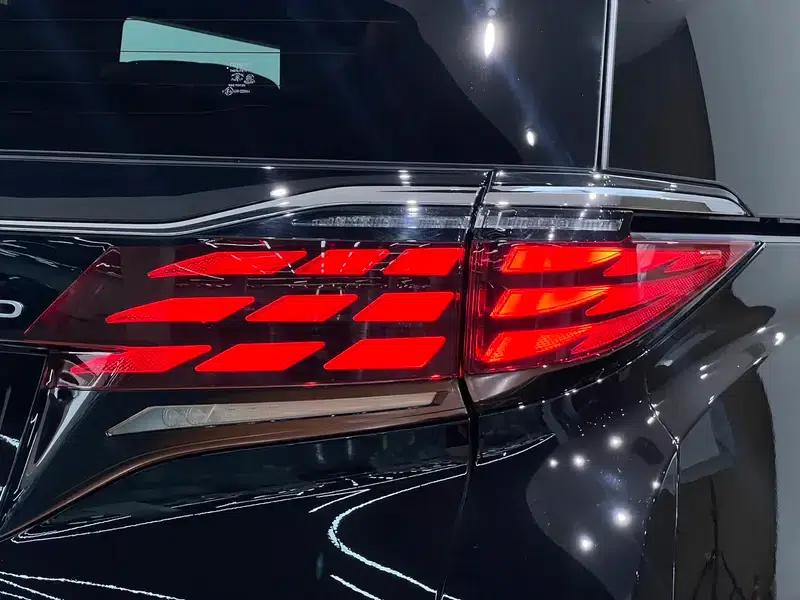 2023 Alphard 2.5L Intelligent Hybrid Dual Engine AWD Premium Edition — миниатюра 6