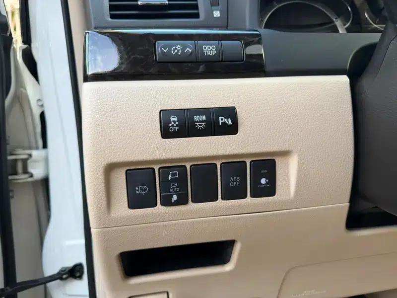 2012 Alphard 2.4L Luxury Edition — миниатюра 20