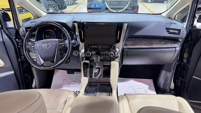 2021 Alphard Hybrid 2.5L Premium Edition — миниатюра 17