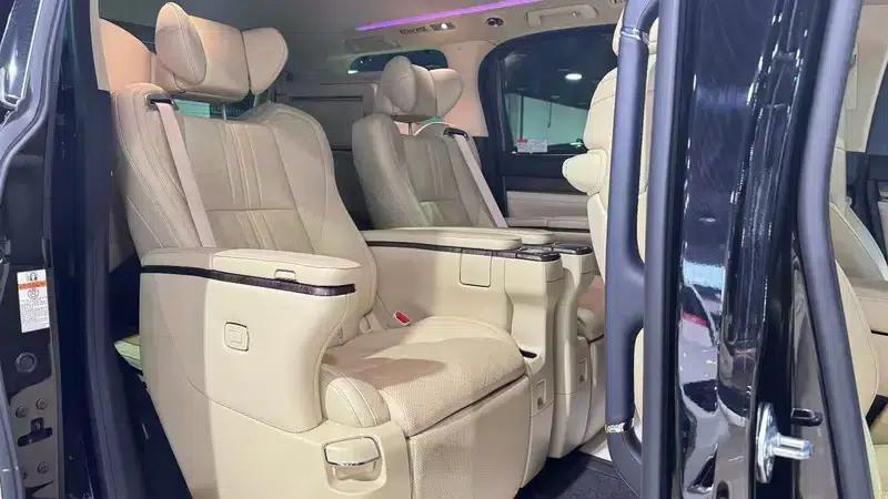 2021 Alphard Hybrid 2.5L Premium Edition — миниатюра 19