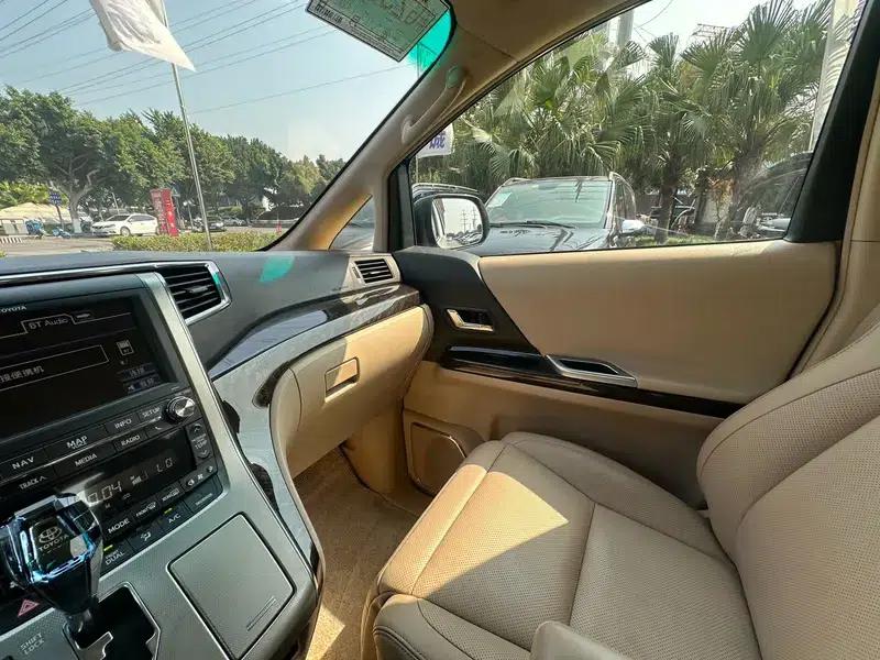 2012 Alphard 3.5L Luxury Edition — миниатюра 8