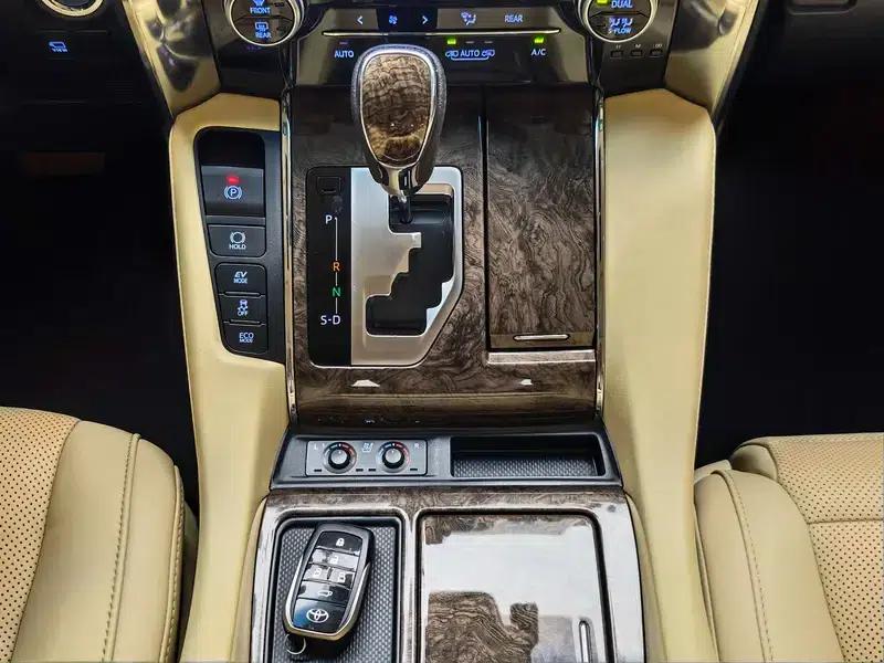 2021 Alphard Hybrid 2.5L Premium Edition — миниатюра 14