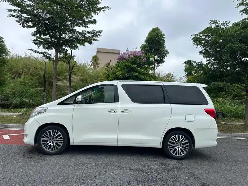 2011 Alphard 3.5L Luxury Edition — миниатюра 4