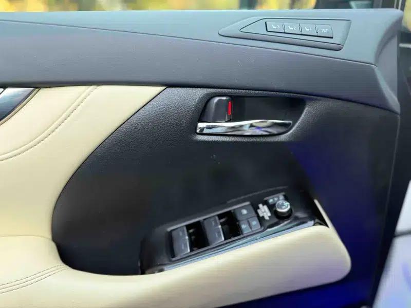 2021 Alphard Hybrid 2.5L Luxury Edition — миниатюра 14