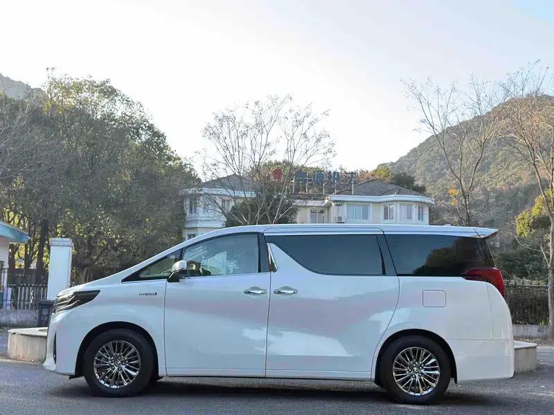 2021 Alphard Hybrid 2.5L Luxury Edition — миниатюра 4
