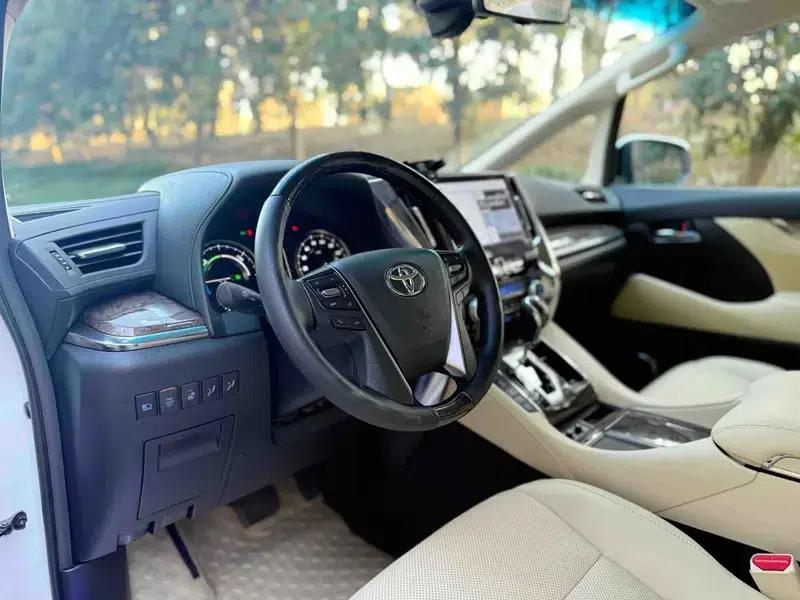 2021 Alphard Hybrid 2.5L Luxury Edition — миниатюра 10