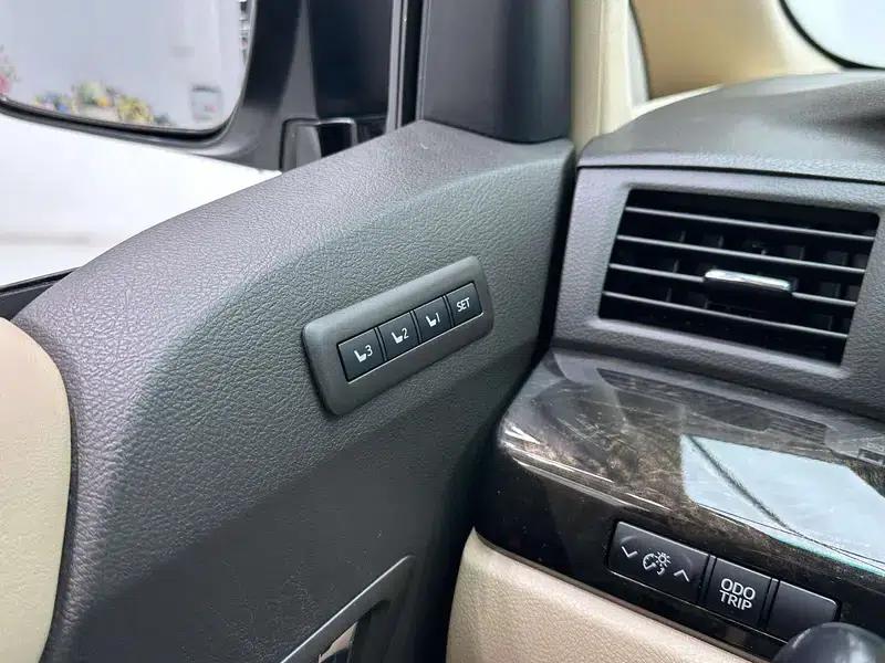 2012 Alphard 3.5L Luxury Edition — миниатюра 13