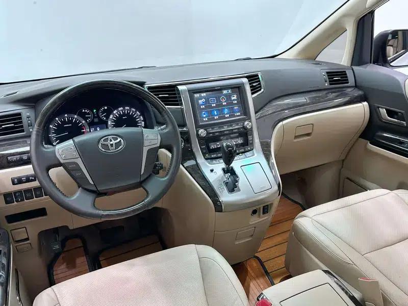 2012 Alphard 3.5L Luxury Edition — миниатюра 18