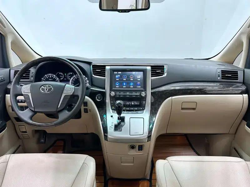 2012 Alphard 3.5L Luxury Edition — миниатюра 20