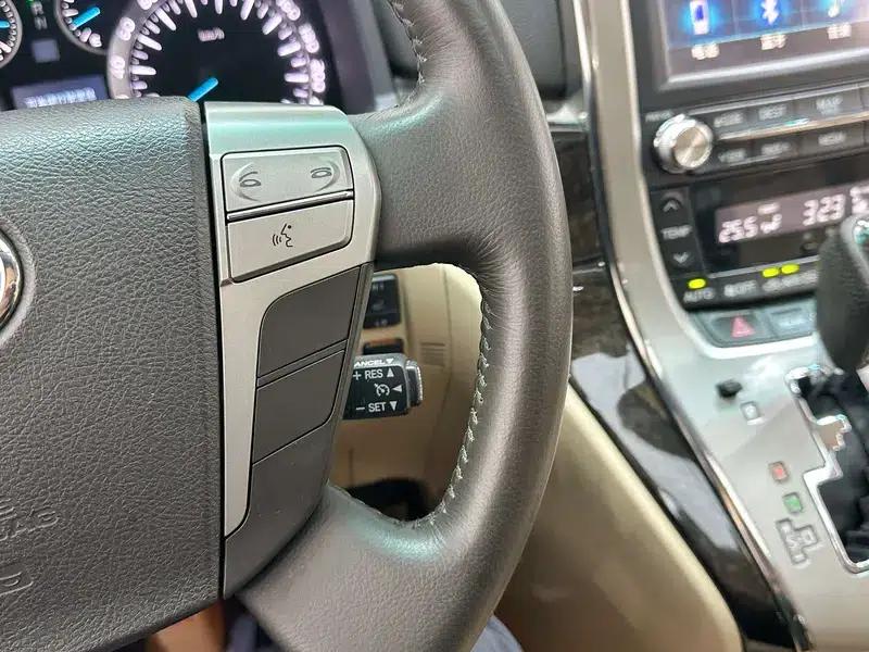 2012 Alphard 3.5L Luxury Edition — миниатюра 21