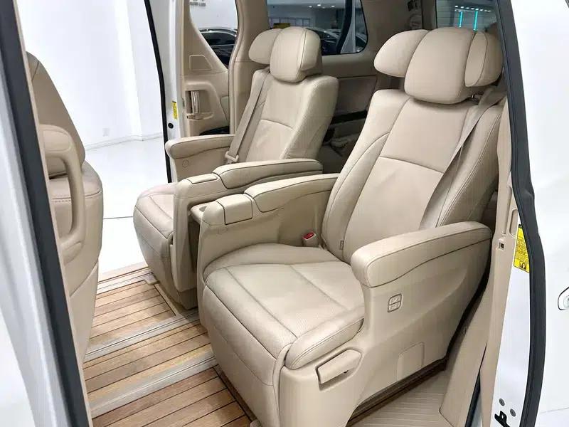 2012 Alphard 3.5L Luxury Edition — миниатюра 24