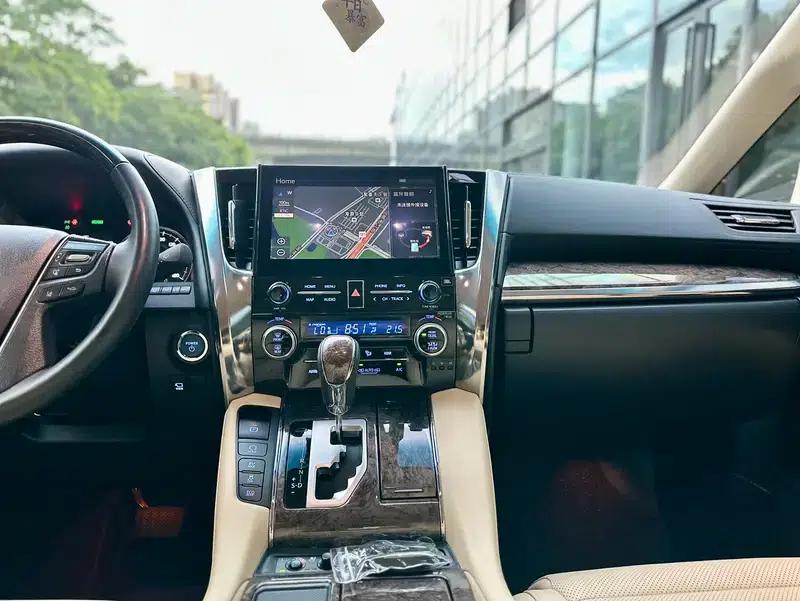 2021 Alphard Hybrid 2.5L Premium Edition — миниатюра 7