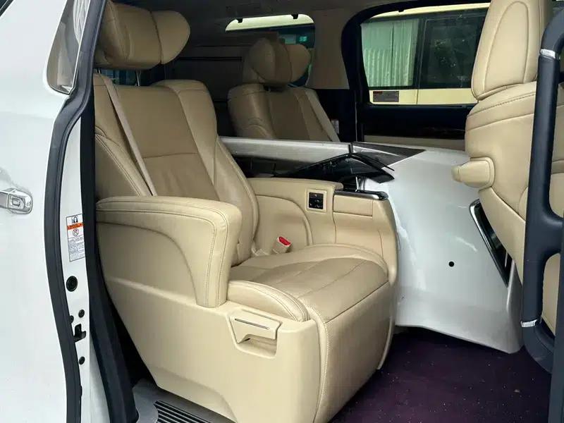 2020 Alphard Hybrid 2.5L Luxury Edition — миниатюра 12