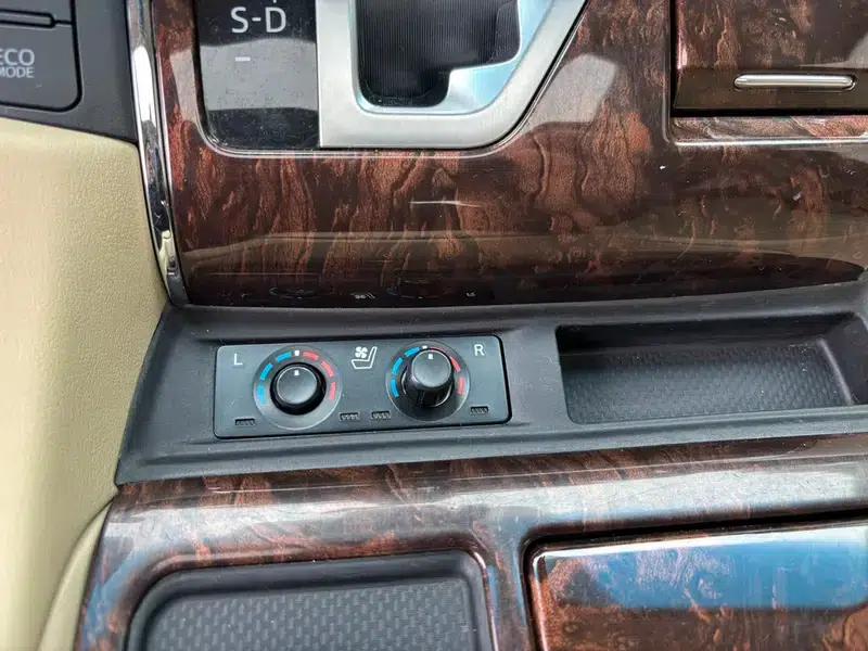 2019 Alphard Hybrid 2.5L Luxury Edition — миниатюра 13