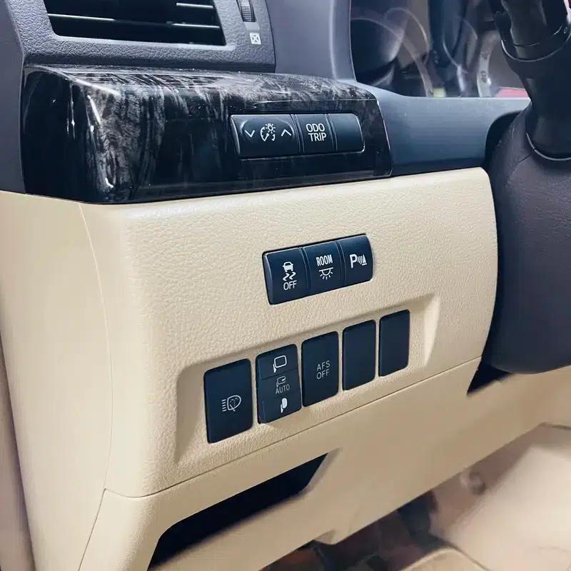 2011 Alphard 3.5L Luxury Edition — миниатюра 23