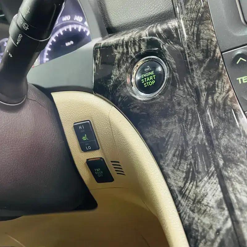 2011 Alphard 3.5L Luxury Edition — миниатюра 24