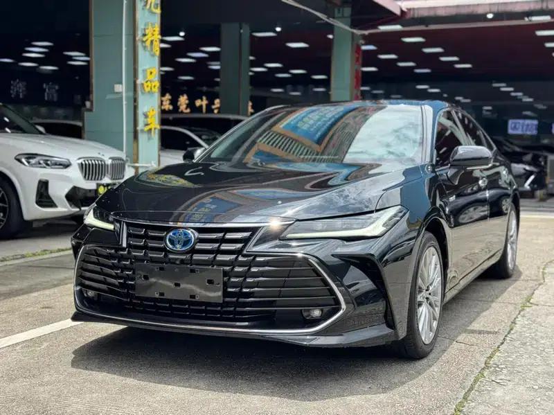 2022 Toyota Avalon Hybrid 2.5L XLE Premium Edition — миниатюра 1