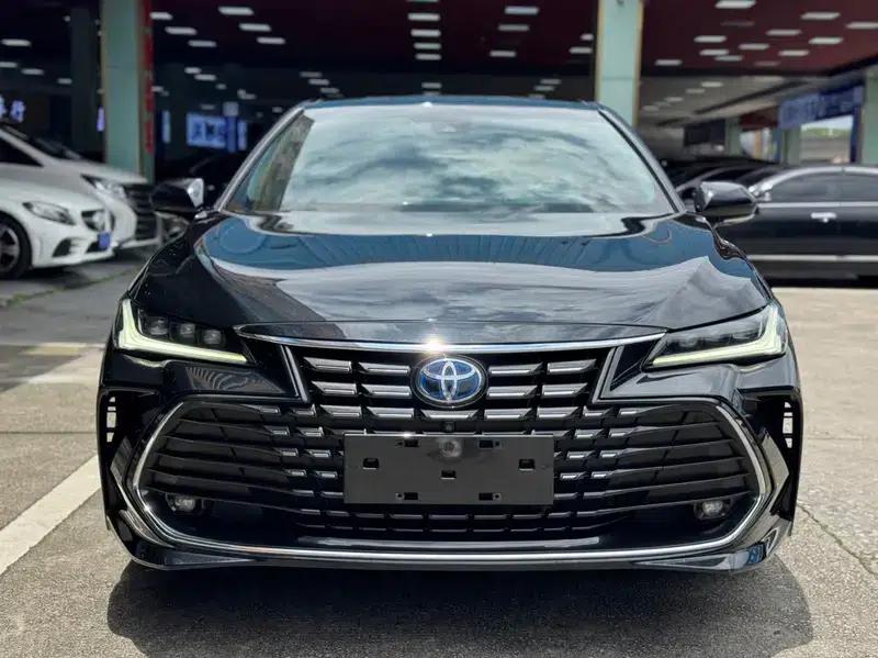 2022 Toyota Avalon Hybrid 2.5L XLE Premium Edition — миниатюра 2