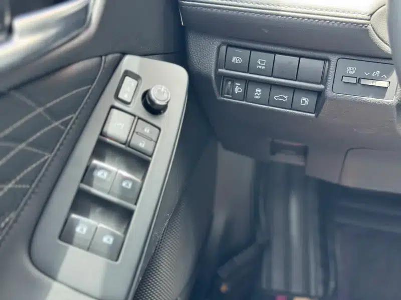 2022 Toyota Avalon Hybrid 2.5L XLE Premium Edition — миниатюра 12