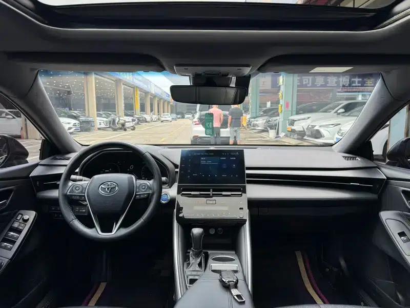2022 Toyota Avalon Hybrid 2.5L XLE Premium Edition — миниатюра 14