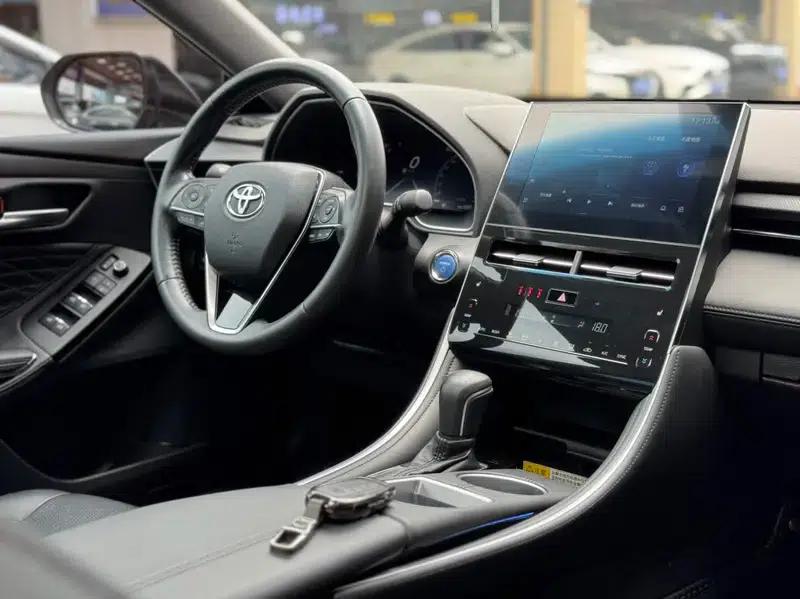 2022 Toyota Avalon Hybrid 2.5L XLE Premium Edition — миниатюра 18