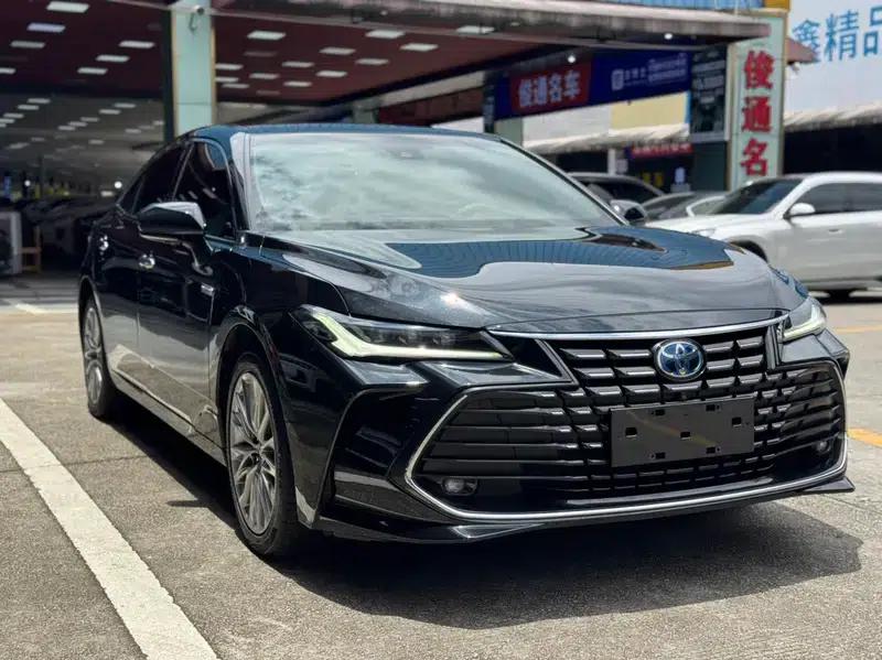 2022 Toyota Avalon Hybrid 2.5L XLE Premium Edition — миниатюра 3