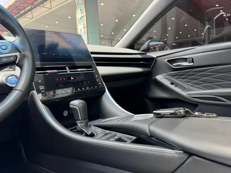 2022 Toyota Avalon Hybrid 2.5L XLE Premium Edition — миниатюра 24