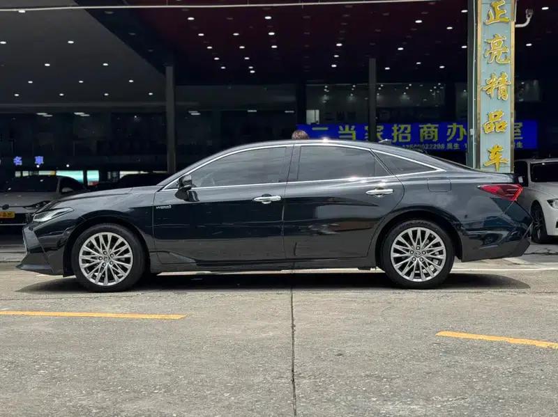 2022 Toyota Avalon Hybrid 2.5L XLE Premium Edition — миниатюра 4