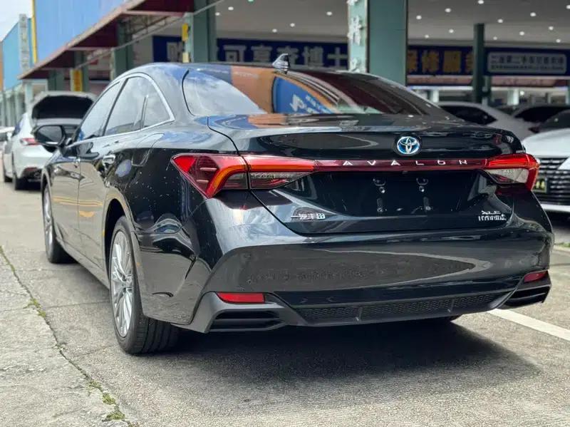 2022 Toyota Avalon Hybrid 2.5L XLE Premium Edition — миниатюра 5
