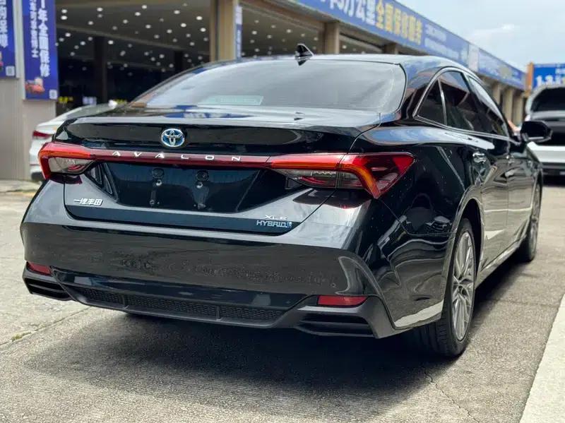 2022 Toyota Avalon Hybrid 2.5L XLE Premium Edition — миниатюра 7