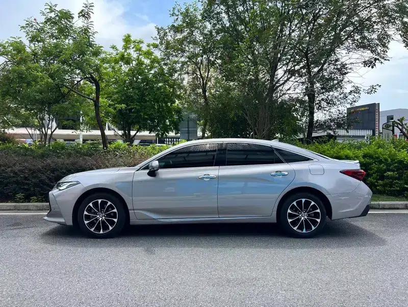 2023 Toyota Avalon 2.5L Automatic Luxury Edition — миниатюра 3