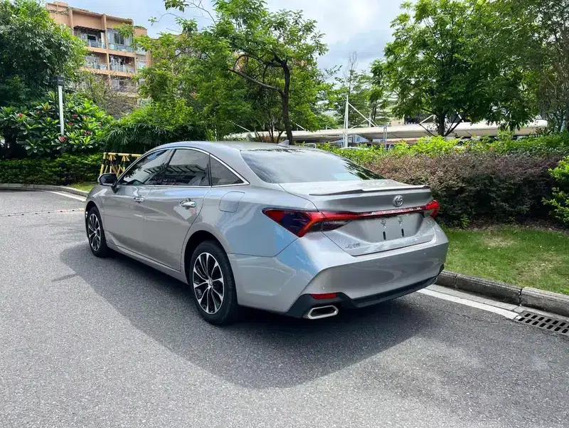 2023 Toyota Avalon 2.5L Automatic Luxury Edition — миниатюра 4