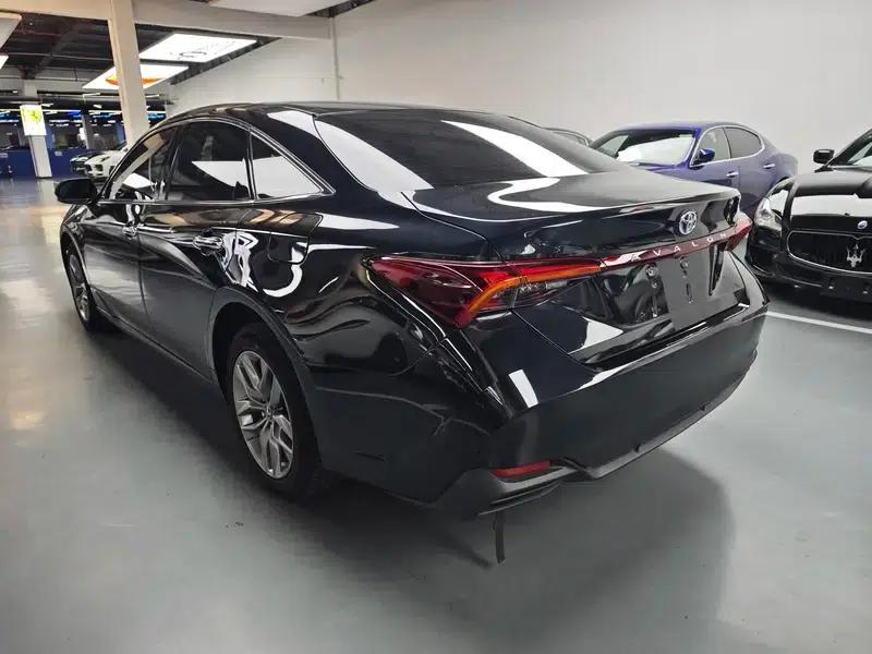 2022 Toyota Avalon Hybrid 2.5L Luxury Edition — миниатюра 4