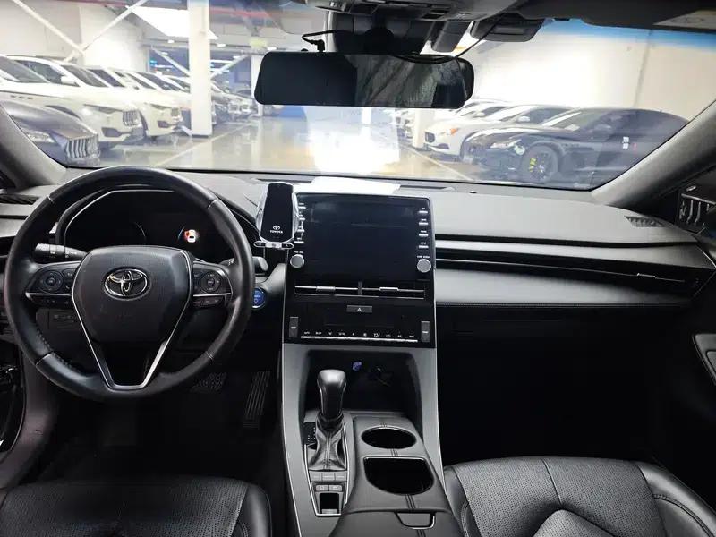 2022 Toyota Avalon Hybrid 2.5L Luxury Edition — миниатюра 10