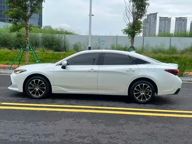 2023 Toyota Avalon 2.0L CVT Premium Edition — миниатюра 4