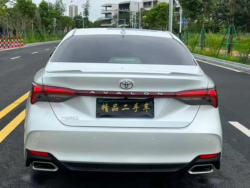 2023 Toyota Avalon 2.0L CVT Premium Edition — миниатюра 6
