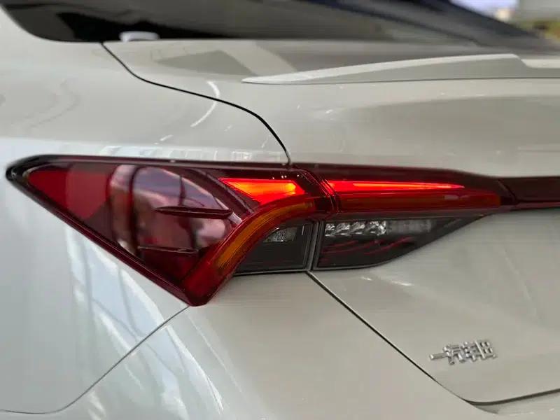 2021 Toyota Avalon 2.5L Luxury Edition — миниатюра 11