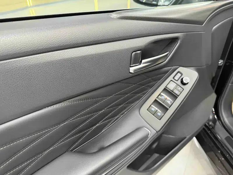 2019 Toyota Avalon Hybrid 2.5L XLE Premium Edition (China VI Emission Standard) — миниатюра 19